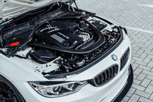 Load image into Gallery viewer, CSF 2014+ BMW M3/M4 (F8X) Top Mount Charge-Air-Cooler - Crinkle Black Intercoolers CSF   
