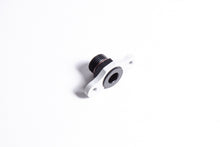 Load image into Gallery viewer, Radium Engineering Nissan VQ FPD Adapter (8AN ORB / 11mm Bore / 42mm Spacing / M6) Fuel Components Misc Radium Engineering
