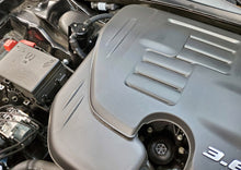 Load image into Gallery viewer, J&amp;L 11-23 3.6L V6 Dodge Charger/Challenger/Chrysler 300C Oil Separator 3.0 - Black Anodized Oil Separators J&amp;L

