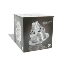 Load image into Gallery viewer, Yukon Gear Grizzly Locker For Dana 60 / 4.10 &amp; Down / 30 Spline Differentials Yukon Gear &amp; Axle
