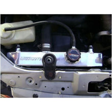 Load image into Gallery viewer, Mishimoto 92-00 Honda Civic / 93-97 Del Sol Manual Aluminum Radiator Radiators Mishimoto
