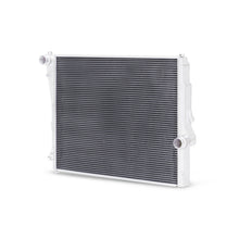 Load image into Gallery viewer, Mishimoto 99-06 BMW 323i/323i/328i/330i Performance Aluminum Radiator Radiators Mishimoto
