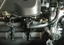 Load image into Gallery viewer, J&amp;L 2019-2024 Dodge Ram 1500 5.7L Oil Separator 3.0 Passenger Side - Black Anodized Oil Separators J&amp;L
