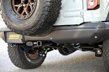 Load image into Gallery viewer, Gibson gib69551B Gibson 2021+ Ford Bronco 4-DR 2.7L 4WD 2.5in Black Elite Cat-Back Dual Split Exhaust - Stainless
